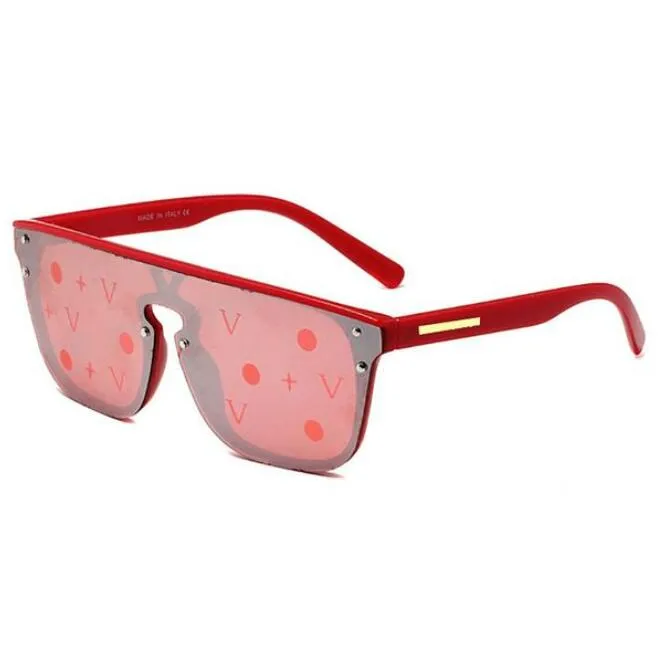 Gafas de sol de diseñador de moda Gafas clásicas Gafas de sol de playa al aire libre para hombre mujer 13 colores Firma triangular opcional