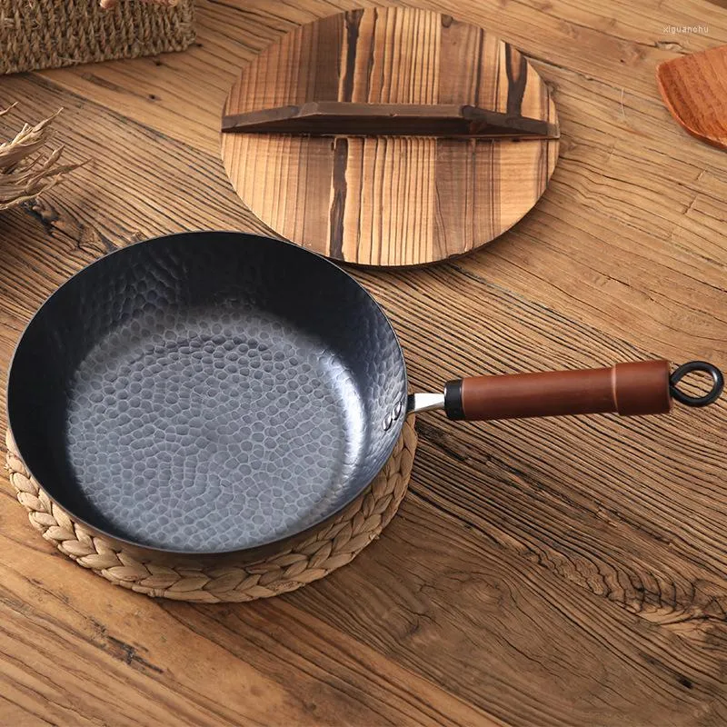 Pannor högkvalitativ wok traditionell kinesisk handgjorda non-stick panna obelagda induktionskokargasspis