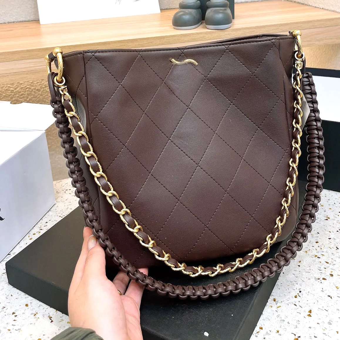 Women Luxury Brand Bag Big Brand Hippie Bag Single Shoulder Bag Water Bucket Bag Handwoven Shoulder Strap Premium Backpack 23A Vintage Leather Bag