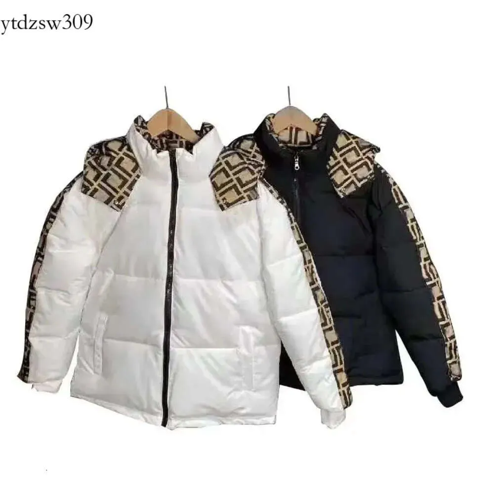 Męski projektant Down Jackets Winter Botton Women's J Ackets Parka Pleats moda na zewnątrz CUPLES Black and White Grusting