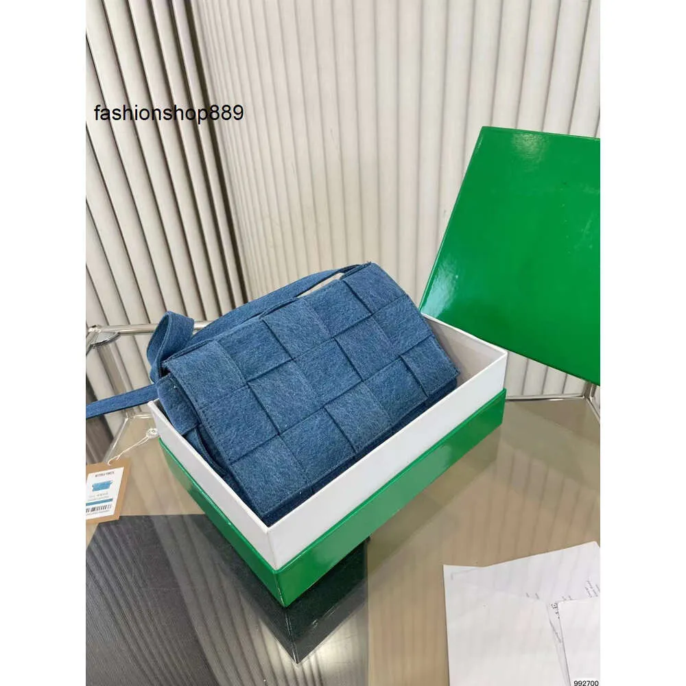 2023 Sacs de soirée Nouveau Denim Tissé Sac fourre-tout Populaire Denim Tissu Polyvalent Luxe Carte Messenger Sac Design Véritable Haute Qualité Bandoulière Portefeuille Téléphone Mobile Ba