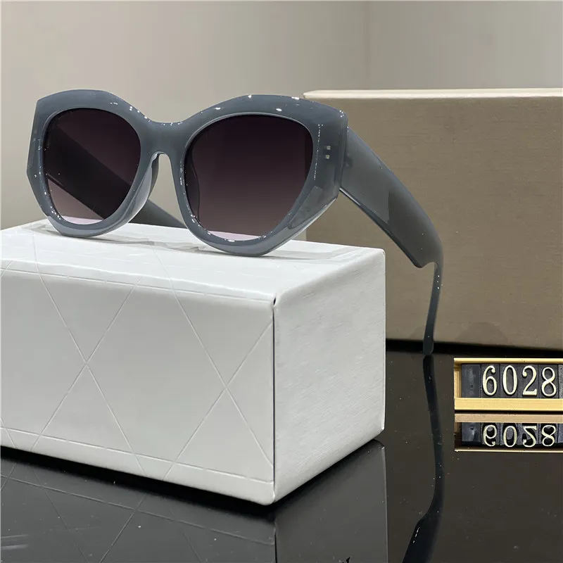 Occhiali da sole firmati classici di moda per uomo donna Occhiali da sole di lusso polarizzati occhiali da sole oversize pilota UV400 occhiali cornice PC lente Polaroid S6028