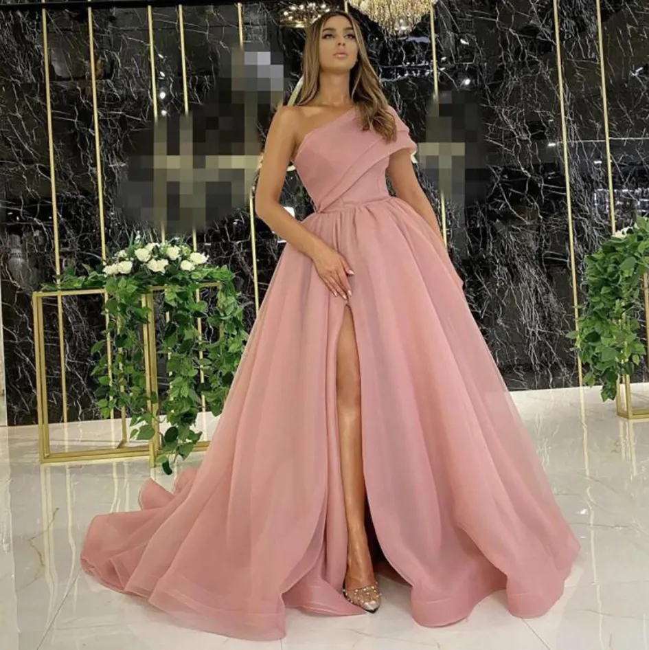 2023 Dusty Pink Elegant Evening Formal Dresses With Dubai Formal Gowns Party Prom Dress Arabic Middle East One Shoulder High Split Organza Gown