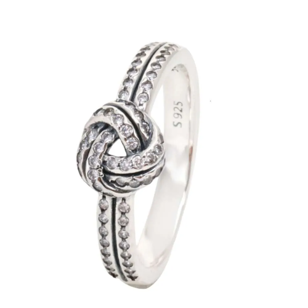 Ringar pandorara designer lyx mode kvinnor vit koppar silver pläterad ny glänsande koncentrisk knut diamant enkel utsökt och avancerad design