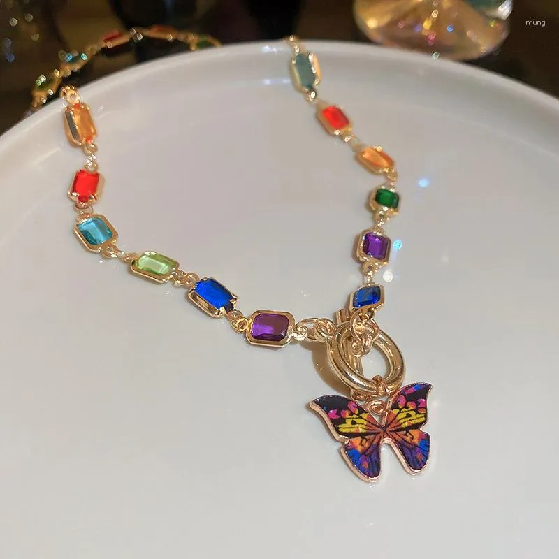 Anhänger-Halsketten, klassische Luxus-bunte Zirkonia-Ketten, elegante romantische Schmetterlings-Halskette für Frauen, exquisiter Charm-Schmuck