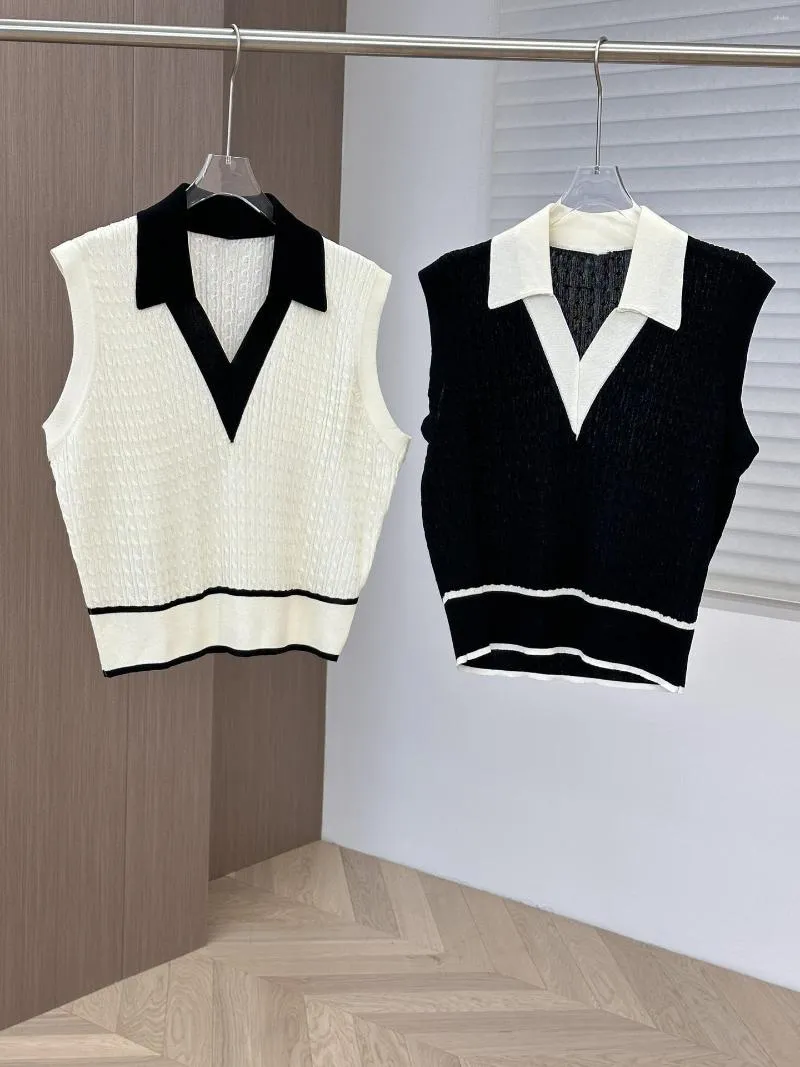 Men's Casual Shirts Spring And Summer Wined V-neck Sleeveless Vest Black White Color Matching Simple Generous
