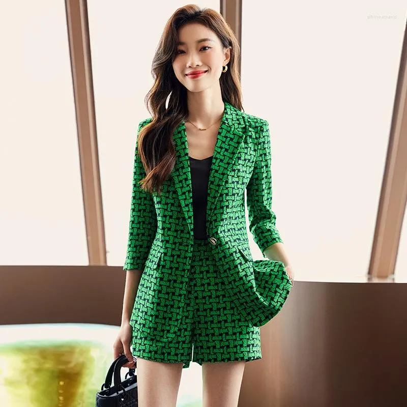 Dwuczęściowe spodnie damskie Plaid Blazer Spring/Summer 2023 Korean Style Temperament Proszek Modne szorty garnituru