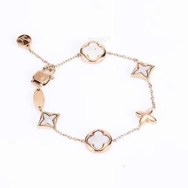 Blumenschloss Armbänder Armreif Buchstabe V Stahl Designer für Frauen Männer Luxus Schmuck Geschenke Frau Mädchen Gold Silber Rose Wholesaleeybz