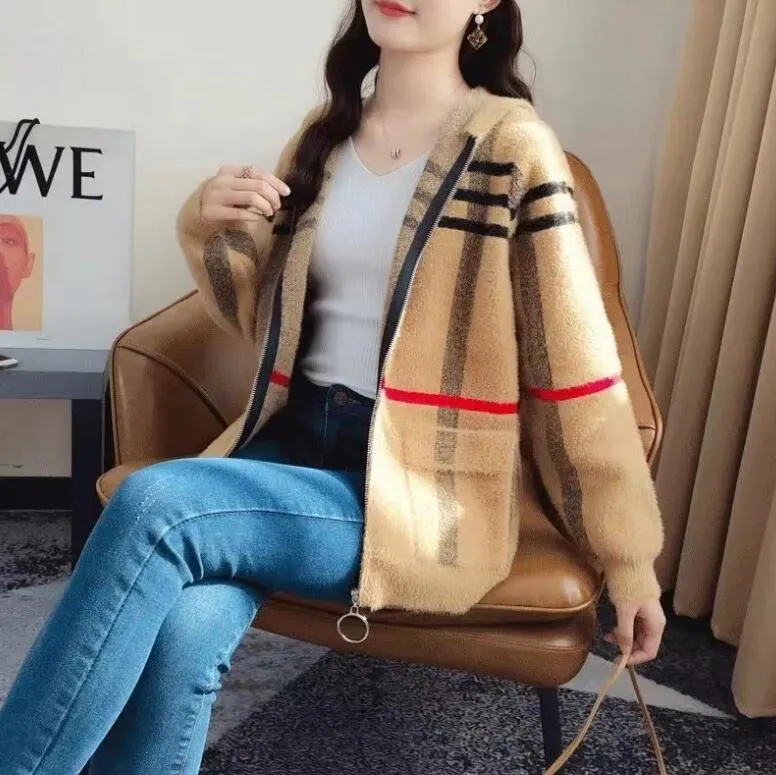 Cardigan tricoté à carreaux et rayures pour femmes, pull classique de luxe, décontracté, manches longues, manteau, veste à capuche avec fermeture éclair, 2023