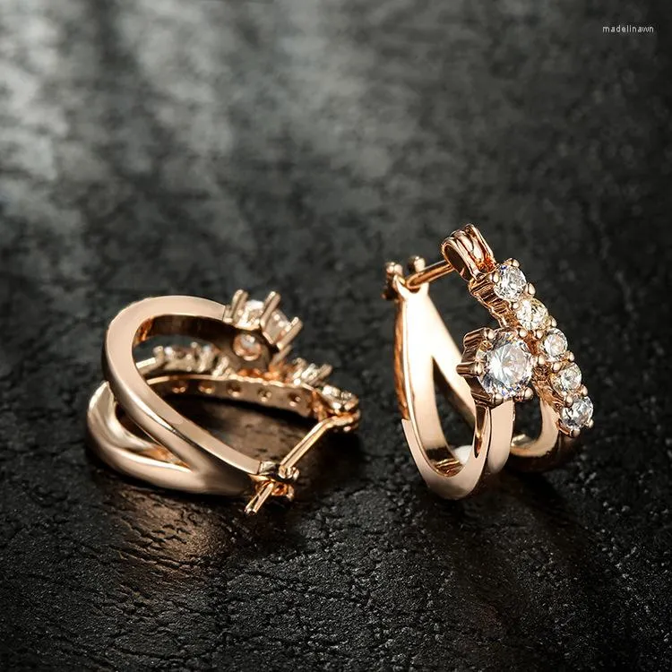 Boucles d'oreilles à tige simples et compactes pour femmes, ensemble de personnalité coréenne avec huit cœurs, flèche en Zircon