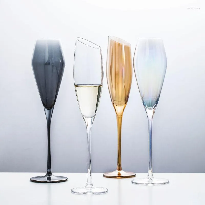 Wijnglazen Europese kristalglas Goblet hellende mond Rode cocktail Champagne Luxueuze veelkleurige wijnglas