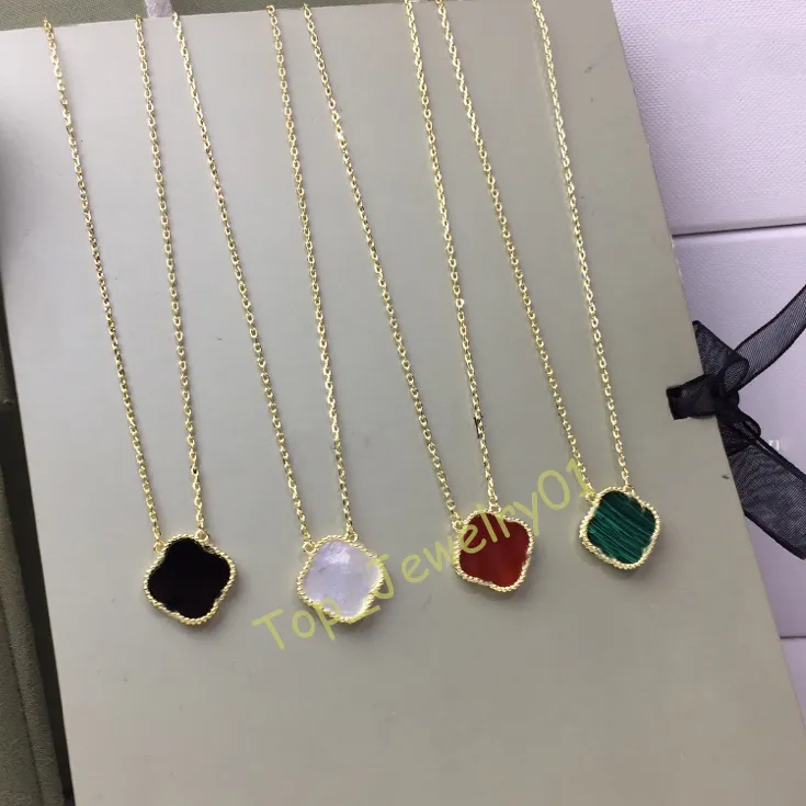 bijoux de créateur collier de trèfle pendentif colliers de créateurs de luxe incrustés d'agate naturelle matériau de coque blanche non allergique résistant à la sueur et ne se fanent jamais