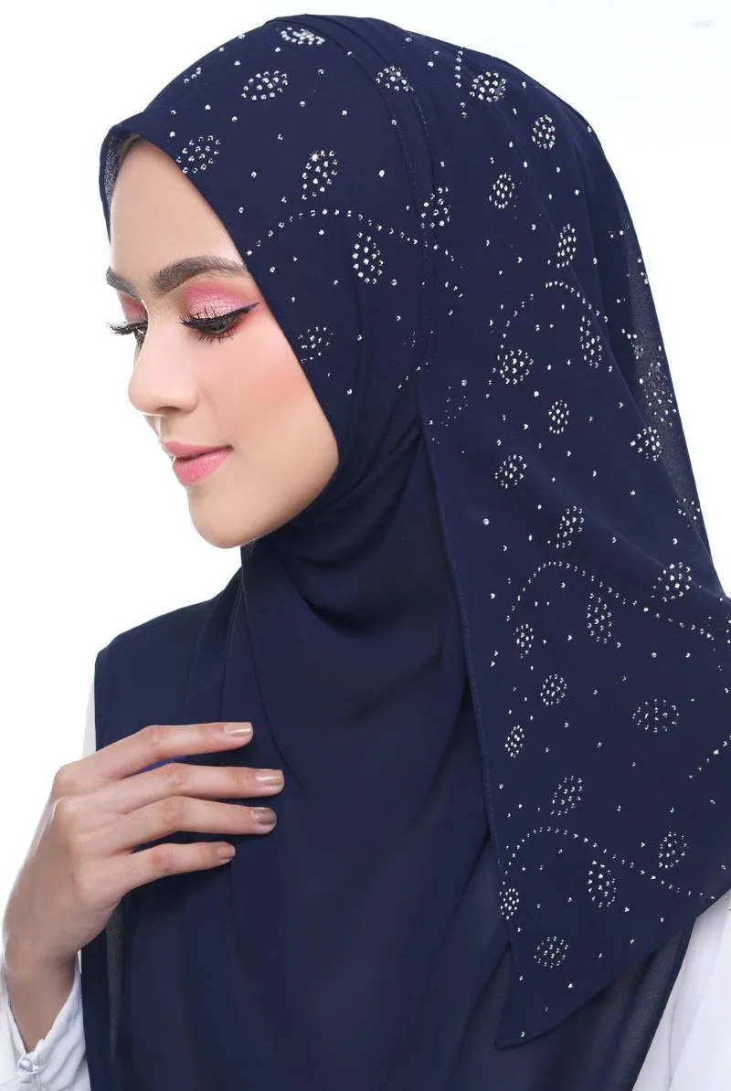 Halsdukar kvinnors bubbla chiffong halsduk blad diamant kristall hijab sjalar lindar fast färg muslim 20 färger