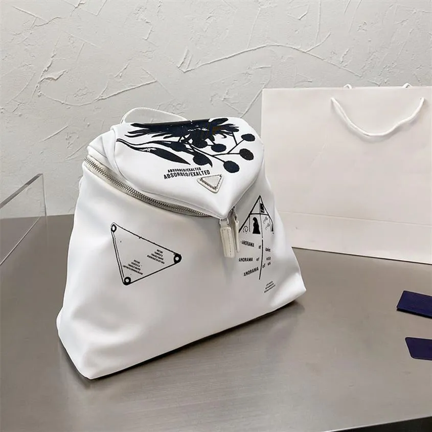 Zongzi form ryggsäck lyxdesigner nylon material axelväska klassisk tryck dragkedja ryggsäck svart vit rese ficka180y