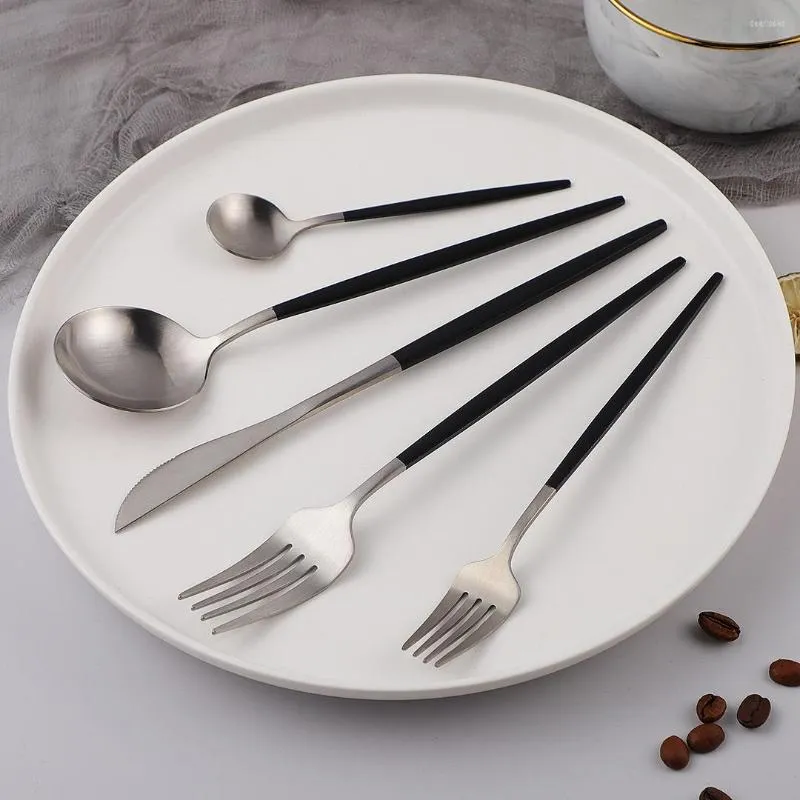 Ensembles de vaisselle 5 pièces ensemble givré noir argent combinaison fourchettes en acier inoxydable couteaux cuillères vaisselle couverts goutte