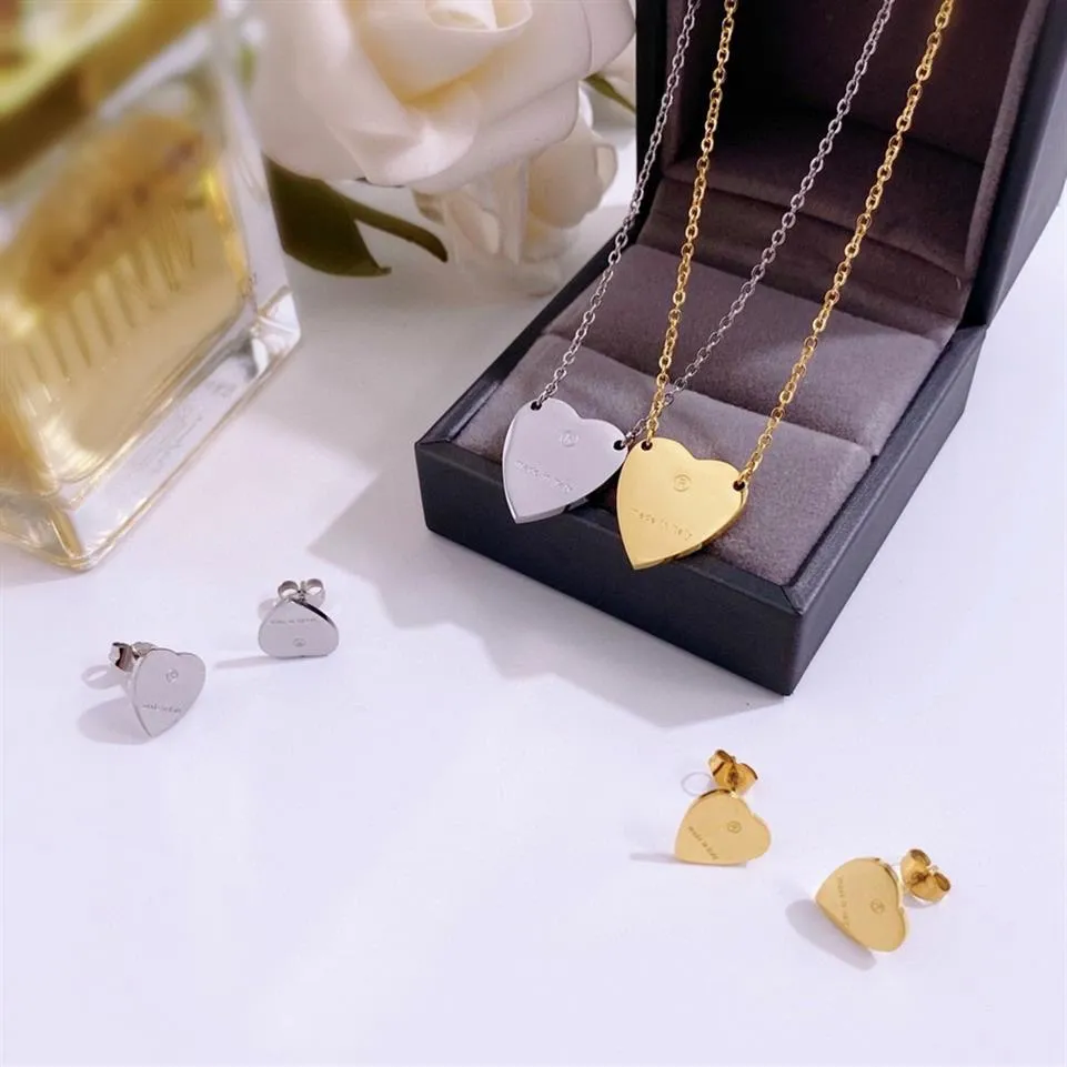 Europe America Fashion Style Lady 316L Titanium steel Engraved Letter 18K Plated Gold Necklaces With Single Heart Pendant 3 Color241d