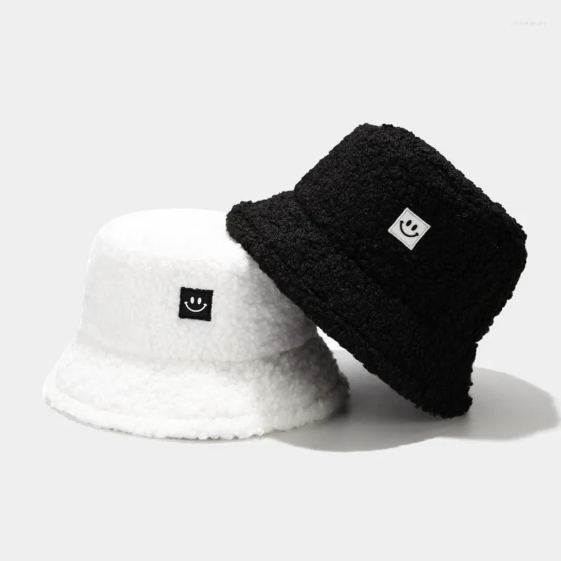 ベレー帽の冬の帽子for women gorros bonnets girls fuzzy fisherman cap