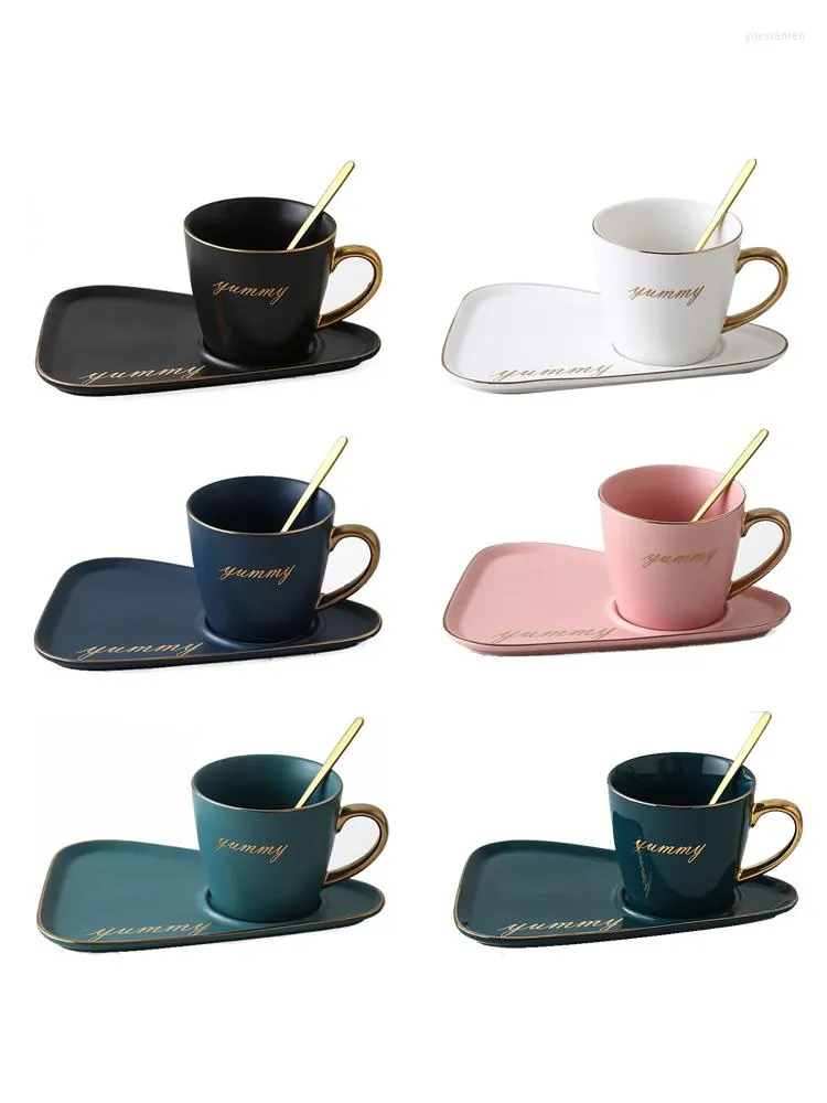 Tazze Piattini Tazza da caffè in ceramica Piattino Cucchiaio Set Piatto da dessert Bordo dorato Latte Tazza da tè Porcellana Caffè Compleanno Coppie Regalo Logo personalizzato