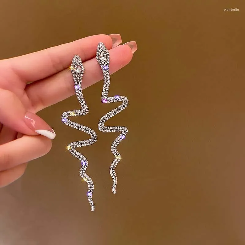 Kolczyki Dangle Vintage Sliver Kolor Snake Kształt dla kobiet dziewczyna moda długie frędzle kryształ kropla kolczyka biżuteria bijoux