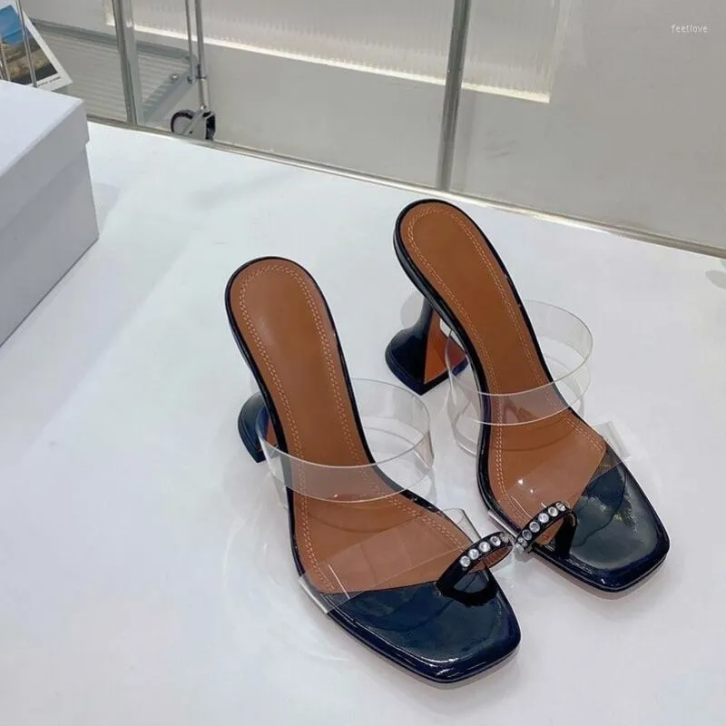 Slippers quadrados toe saltos altos 2023 copo de vinho de verão e sandálias de toe aberto mulheres transparentes de PVC