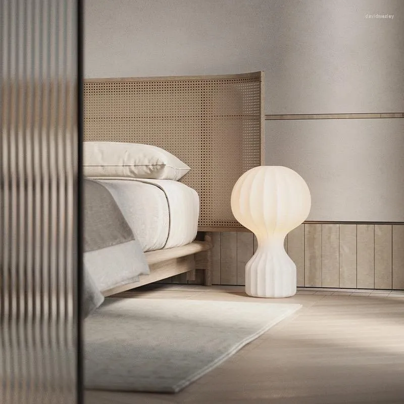 Bordslampor moderna led siden konstnärliga Italien minimalistiska el showroom studie sovrummet säng kreativ lampa lustdekor fixturer