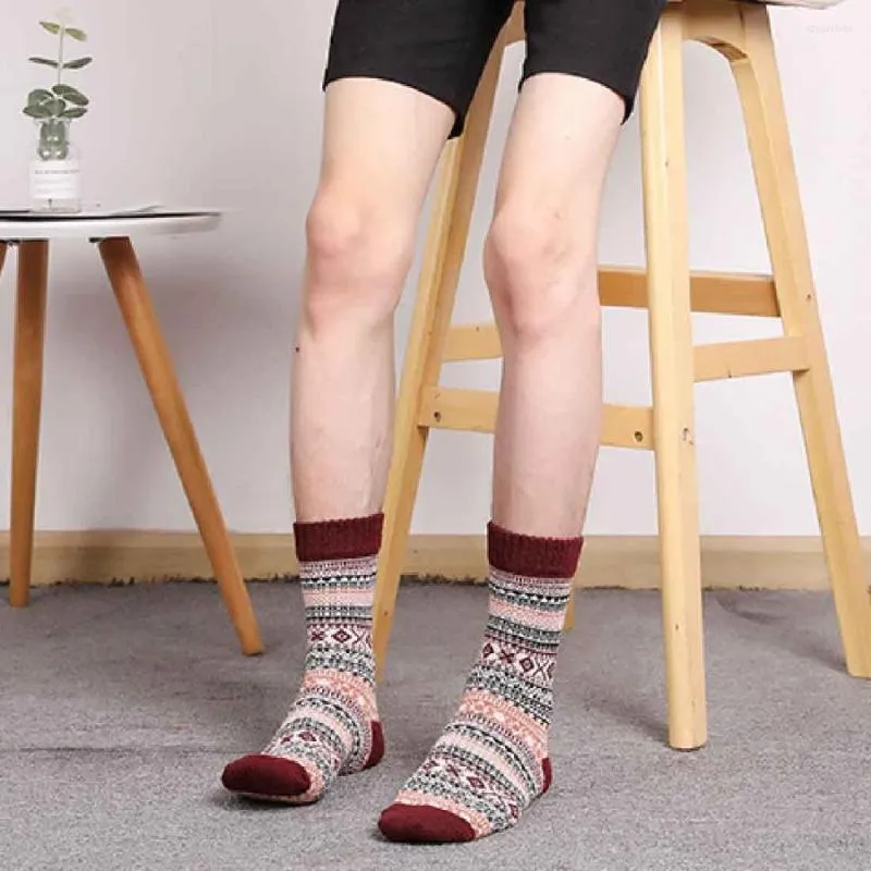 Men's Socks Nuo Huang Winter Warm Leisure Fashionカラフルパターンコットンストッキングウールレトロトーテムパターンシリーズ