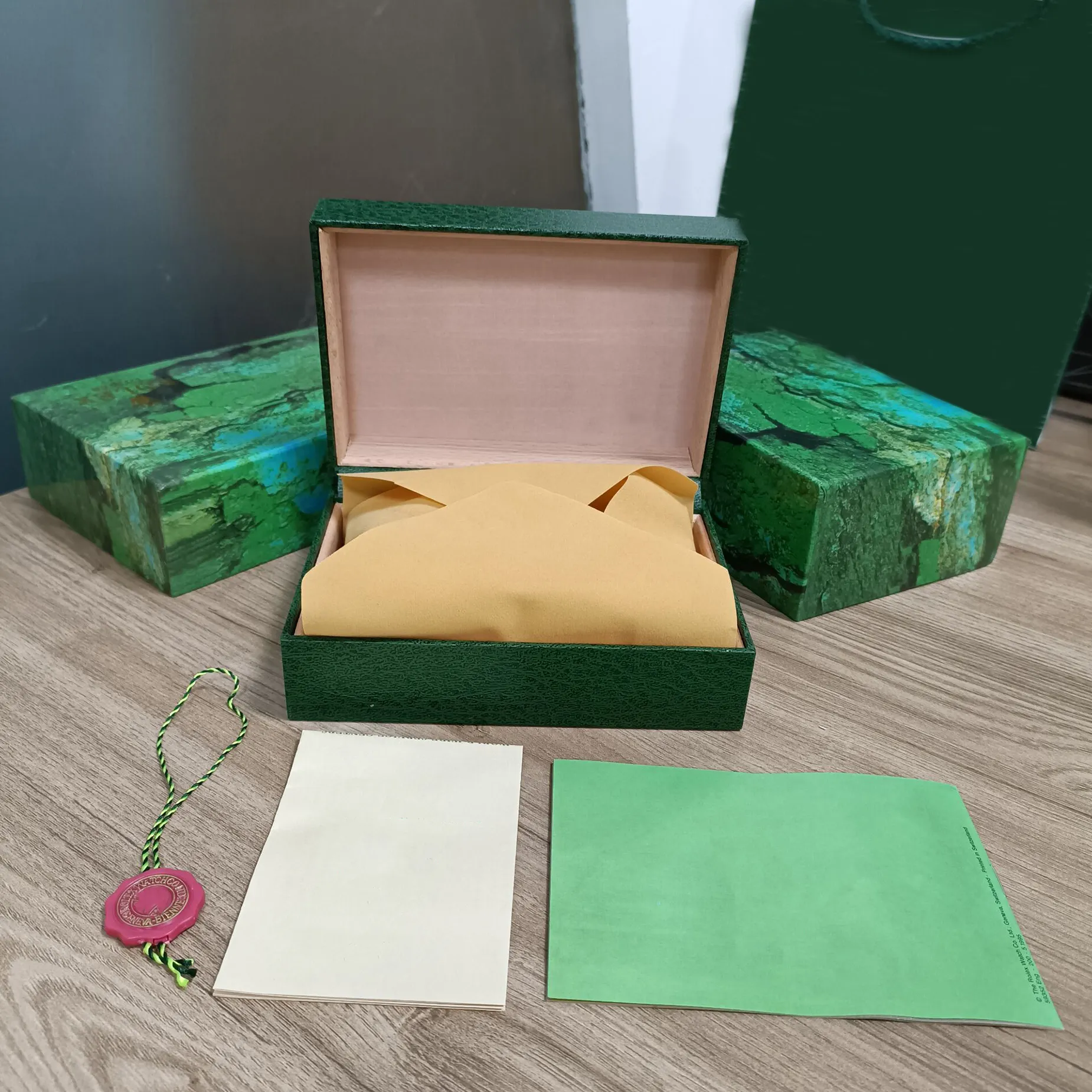 L Green Cases Man Women Watch Wood luxury box Paper bags Certificate Original Boxes Wooden Woman Watches Gift Box Accessories Surprise Factory Submarines