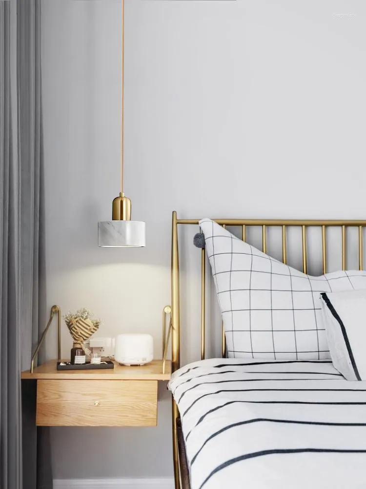 Titulares de lâmpadas nórdicas Modern Modern Bedroom Bedelier Brass Light Luxury Marble simples restaurante Creative Personality Bar Small