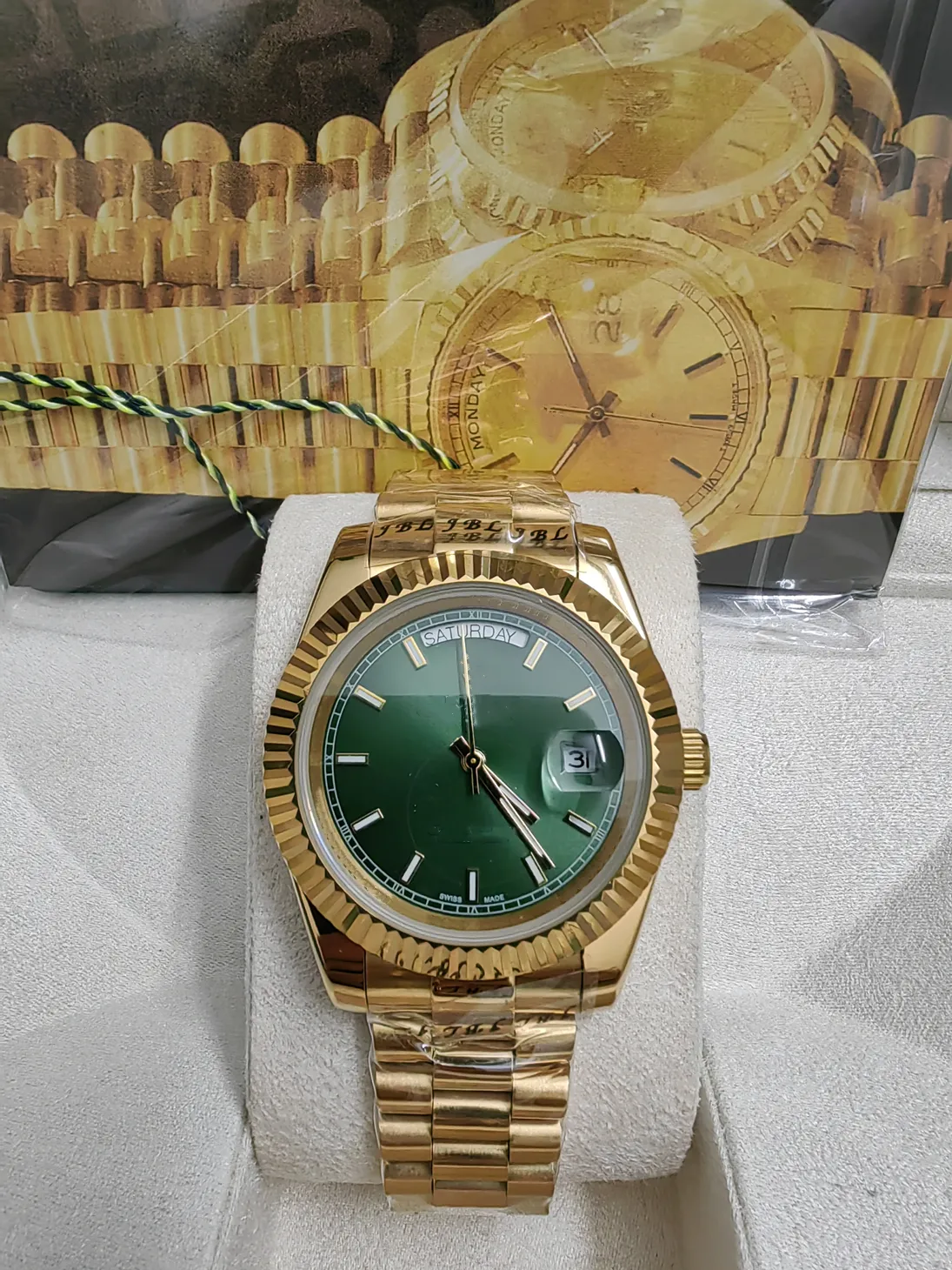 18k Gold President Automatic Watch Mens Day Date Green Dial