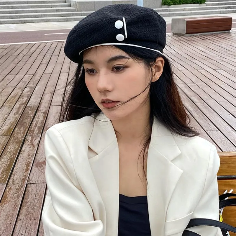 Berets 2023 Модные роскошные кепки художника осень и зимний темперамент ретро универсальные черные белые женские шляпы