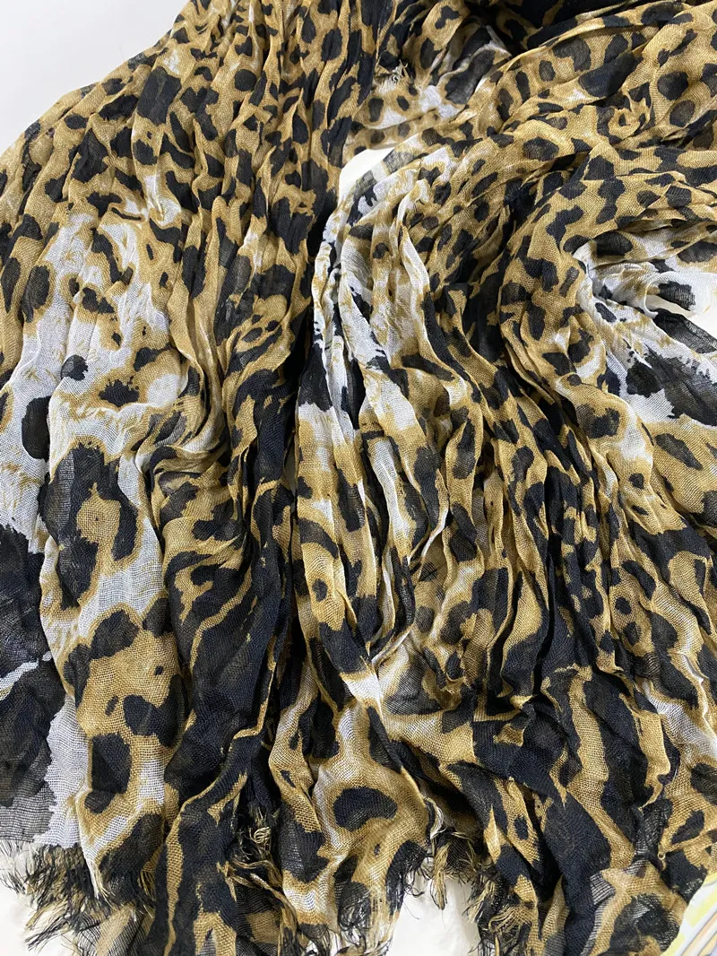 Kvinnors halsdukfold stil bomullsmaterial khaki tryckt brev leopardkorn l￥nga halsdukar stor storlek 200 cm - 130 cm