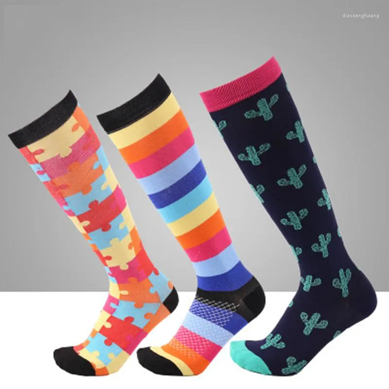 Herrensocken und Damen-Sport-Outdoor-Druck-neutrale Fitness-Aktien, magische Kompressions-Elastik