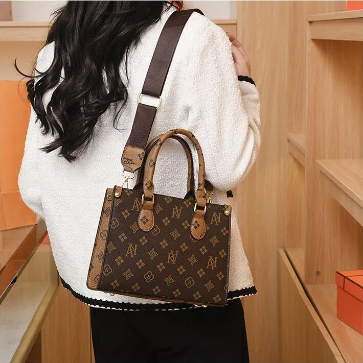 6055# Women Luxurys Designers väskor Crossbody Handväskor Kvinnor Purses Axel Shopping Totes Bag282T