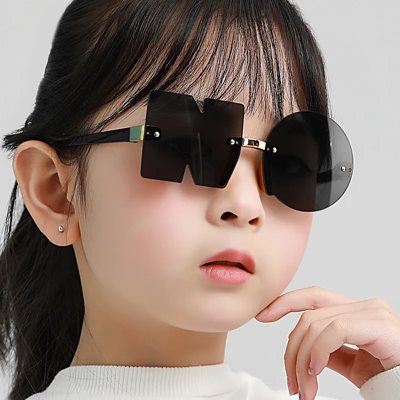 Zonnebril voor kinderen Retro Round Sun Glazen UV400 Zomer Outdoor Travel Anti -stralingsglazen Kinderen Beschermende brillen