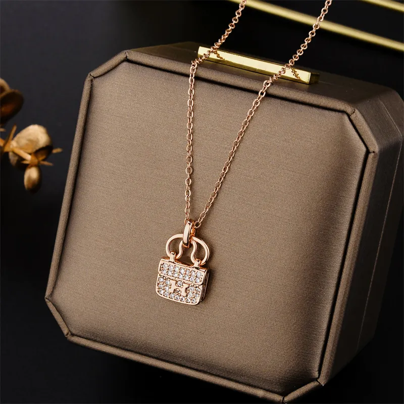 jewelry designers silver necklace necklace women gold chains letter pendants Titanium Steel chain 18K Gold-Plated pendant diamond womens