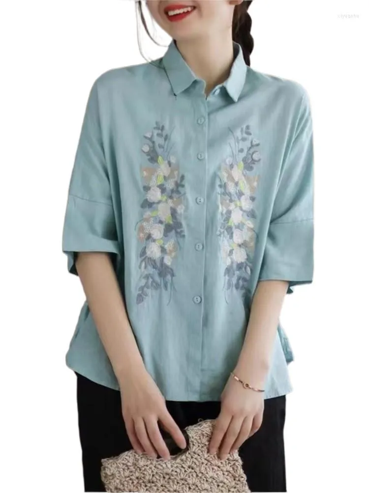 女性のブラウスQPFJQD女性リネンレトロトップスターンダウンカラーボタンシャツ2023夏の女性刺繍フローラルビンテージソリッドカラー