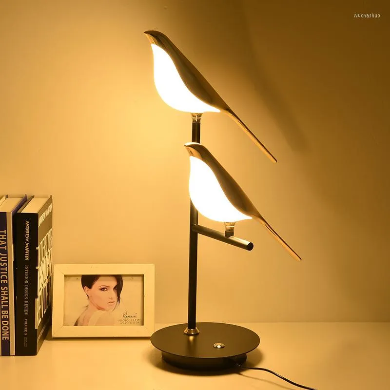 Bordslampor Guld Modern LED -lampa Creative Magpie Bird Model Reading Light for Living Bedroom Decoration Desk Dimble Night