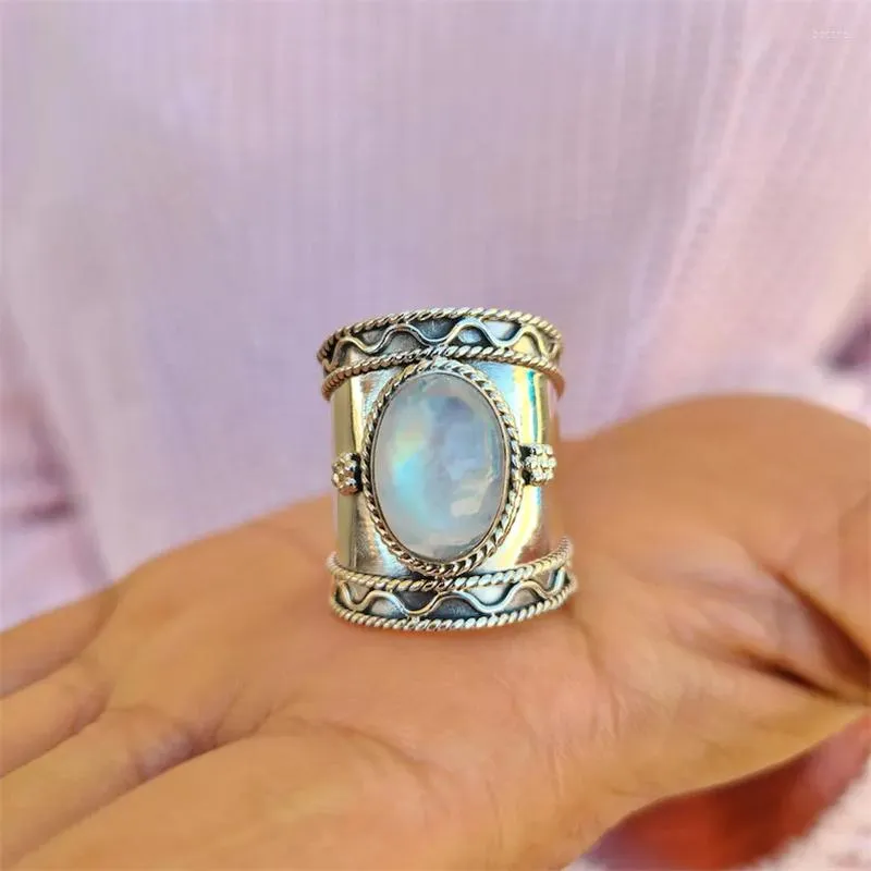 Klusterringar inlagda Moonstone Ripple mönster för kvinnor boho stil enkel lyx personliga kvinnliga tillbehör festgåvor smycken