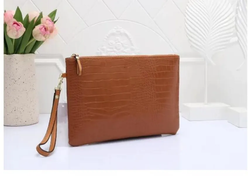 Woman Bag Clutch Torby Czeki Karty kredytowe Moneta Tourse Men Men Fashion Zakupy Portfel Luksusowy projektant torebki skórzane czarne torebki hobo plecak