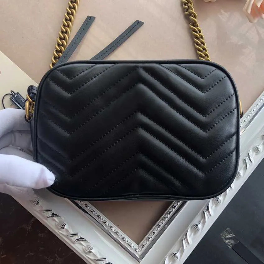 Versatile classic chain One Shoulder Messenger Bag Dinner Bag Gold Label old quilted leather women designer camera bags handbag 18cm 24cm top