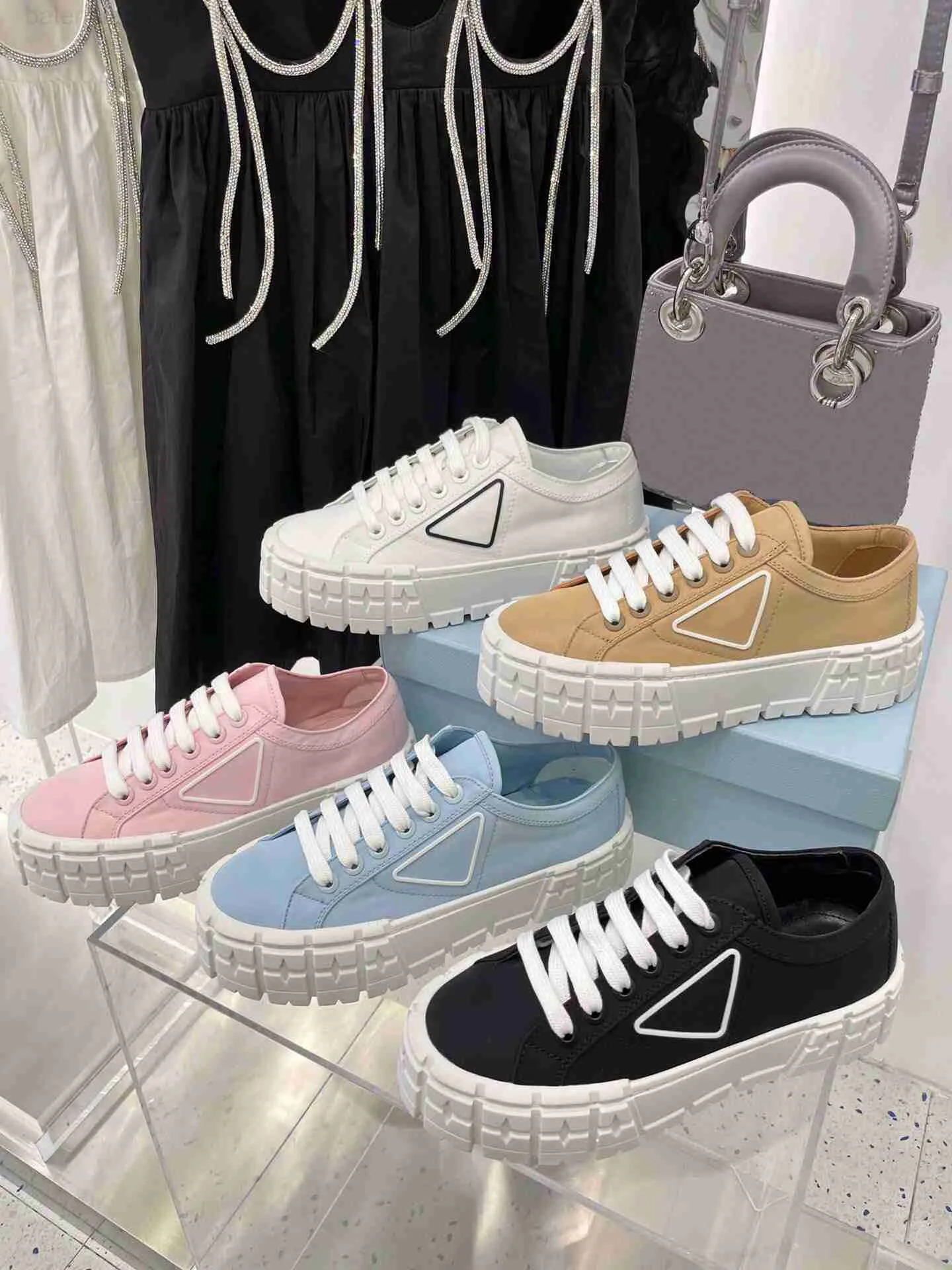 Designer Shoe Women Nylon Shoes Gabardine Canvas Sneakers Wheel Lady Trainers Loafers Platform Solid höjda sko med låda Hög 5A -kvalitet C9OA