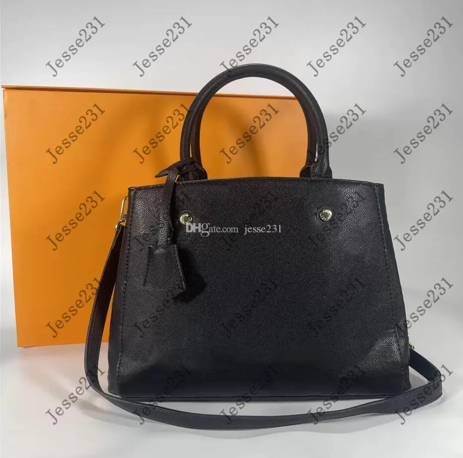 Risparmia alla grande su Borse Montblanc Women's 2024 Montaigne BB Leather  Sple Borse Borse In Classico Nero in grandi quantità Le migliori offerte 