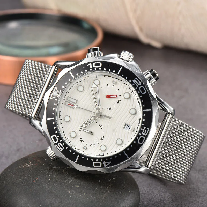 2022 Herrarna Luxury Quartz Watch Business Fashion Five Needle Multi-Function Calender Waterproof Steel Strap Watches