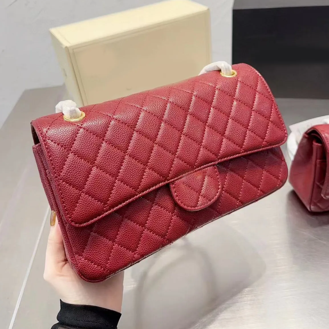 Moda vintage totes çapraz vücut çanta omuz çantaları Tote haberci çantası 2023 Luxurys Tasarımcıları Kadın Çantalar Kalite Yüksek Debriyaj Çanta Cüzdan Cep