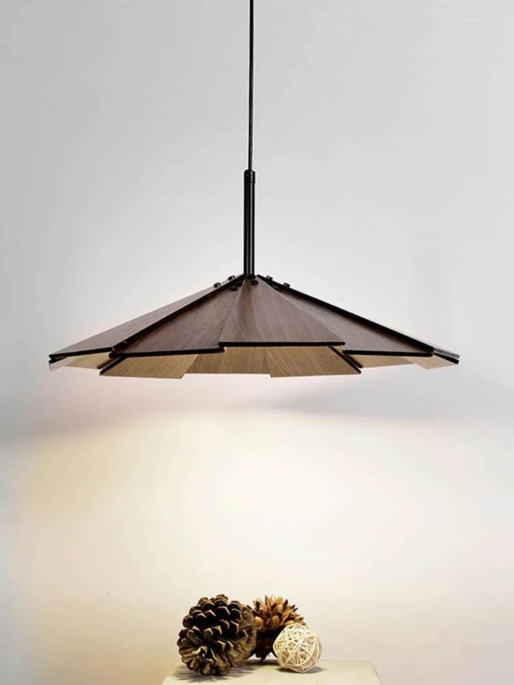 Hängslampor modern minimalistisk matsal lampa personlighet design ö sovrum studie ljus valnöt flygande tefat ljuskronor