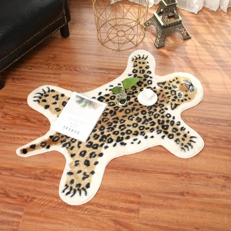 Carpets Cute Rug Cartoon Leopard Pattern Imitation Leather Carpet Modern Living Room Bedside Soft Hair Adult Bedroom Decoration