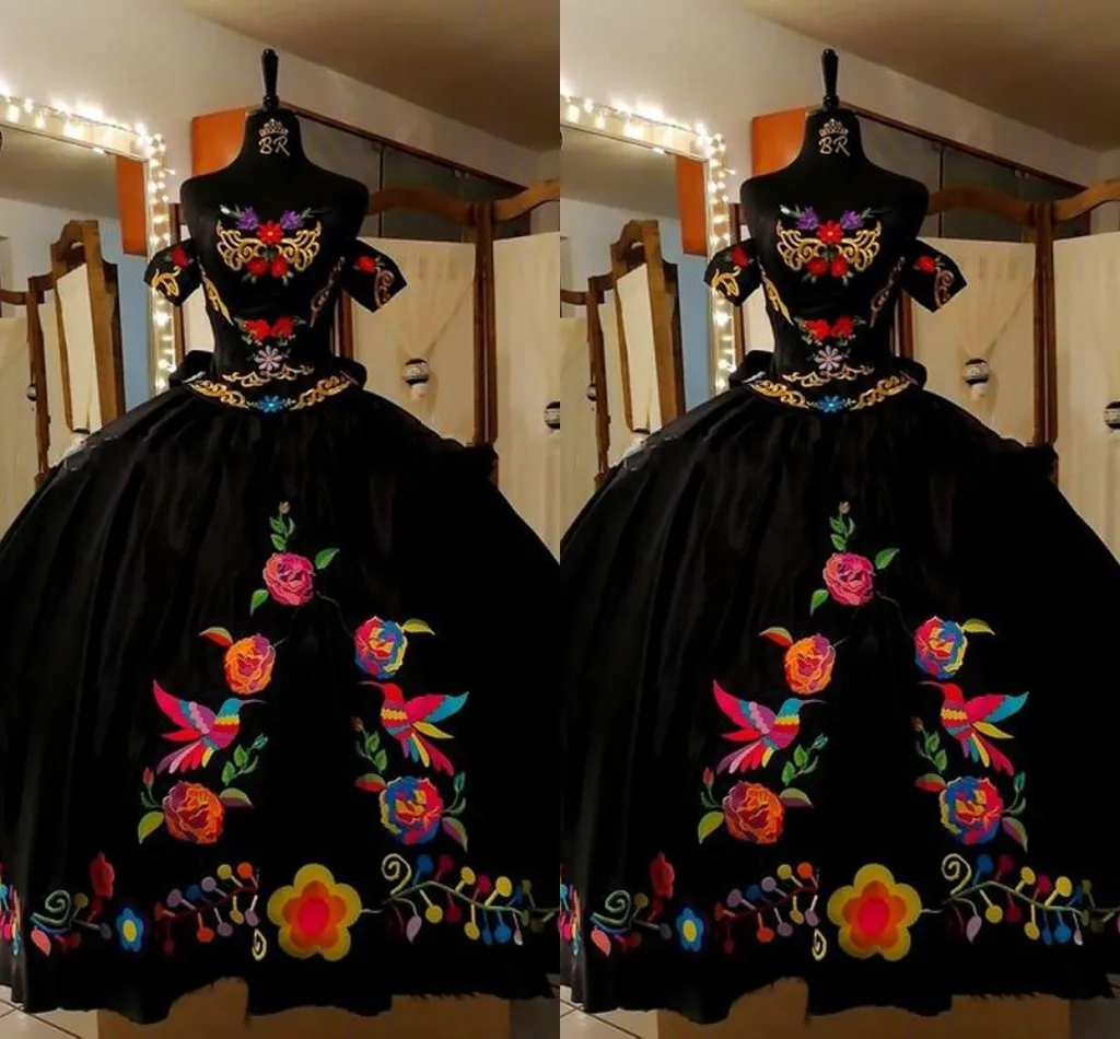 2023 Fabulass negro Quincea era vestidos Charro Vintage bordado vestido de baile fuera del hombro vestido formal dulce 15 ni as