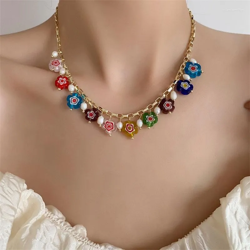 Pendant Necklaces Song Yanfei Same Color Flower Irregular Stitching Necklace Temperament Versatile Fashion Beautiful Women's Clavicle