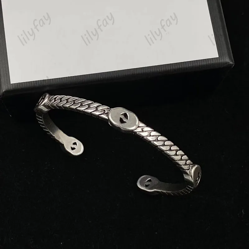 Designer Armband Luxurys smycken mode mönster silver manschetter för kvinnor charmiga kärlek armband stilfull manschett mens g 925 silver gåva ny