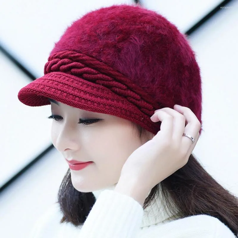 Berets Chic Skullies Beanie Kurze Krempe Superweiche Flauschige Thermomütze Elegante Damen Streetwear